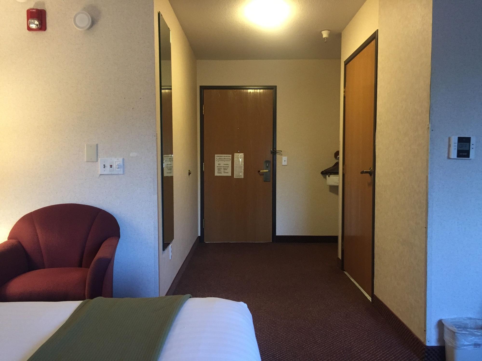 Quality Inn & Suites Уиллоус Экстерьер фото