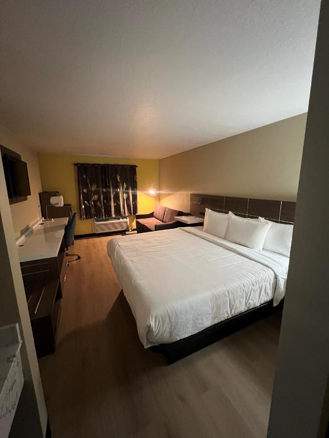 Quality Inn & Suites Уиллоус Экстерьер фото